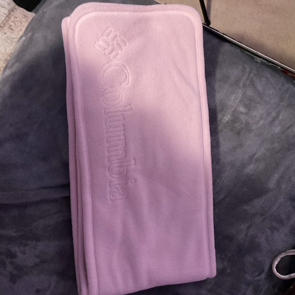 Columbia Light Pink Fleece Scarf